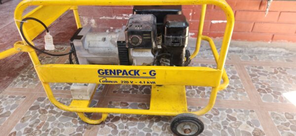 Generador Genpack 4,1 Kva. Motor Japonés  robin Subaru 9 Hp. Alternador Sincro Italiano, Faenas de Construcción - Imagen 8